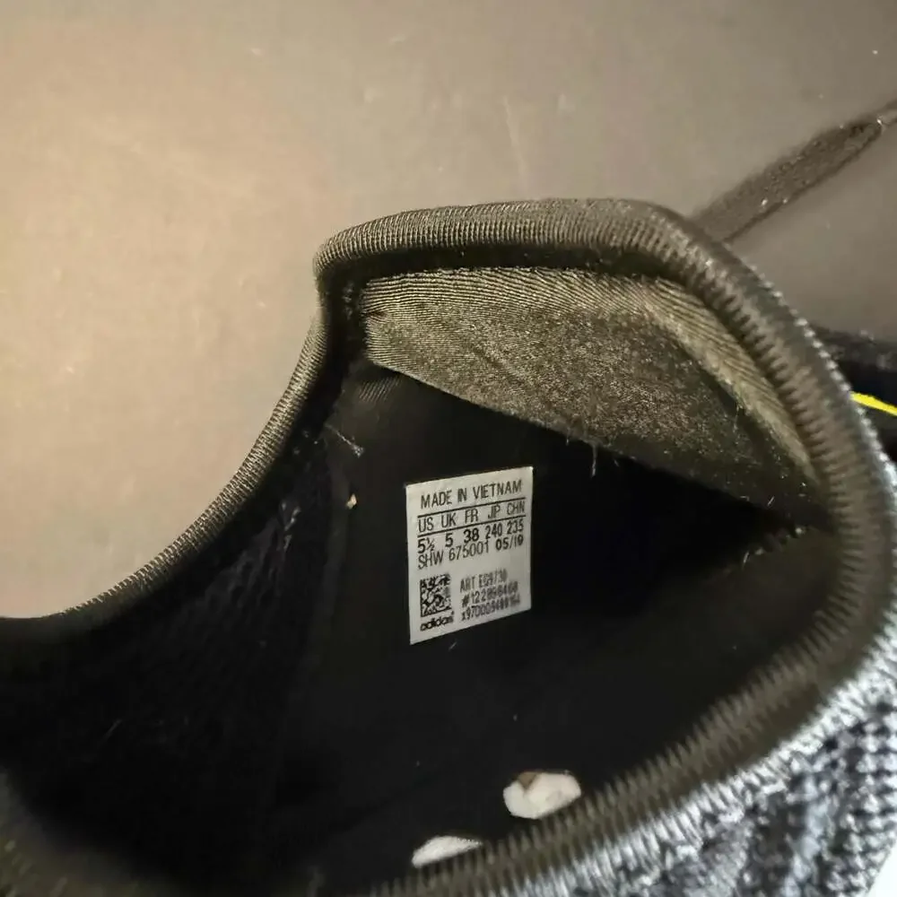 Adidas NMD‎ R1 Black Solar Yellow GV7183 Size 5.5